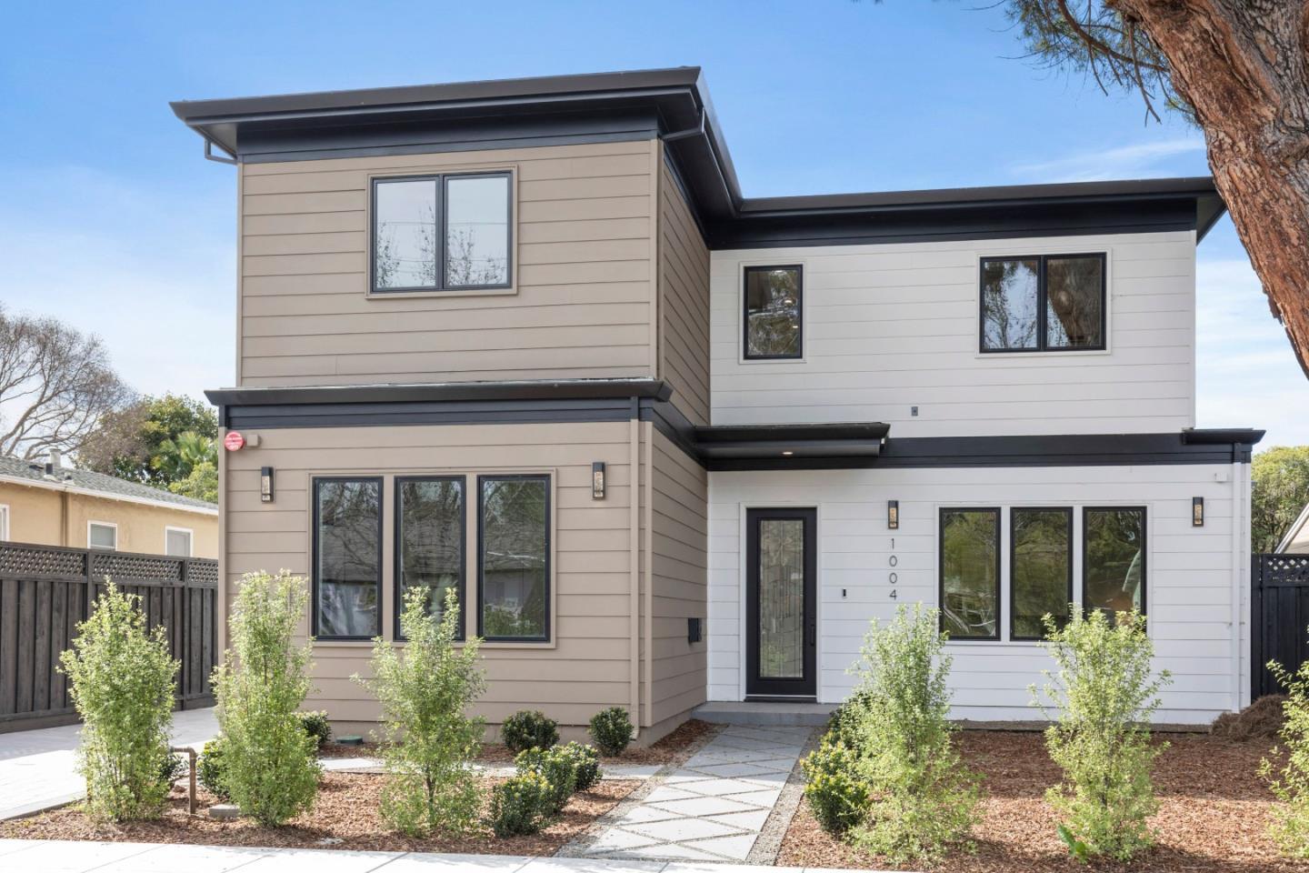 Detail Gallery Image 19 of 24 For 1004 Iris St, Redwood City,  CA 94061 - 5 Beds | 4 Baths