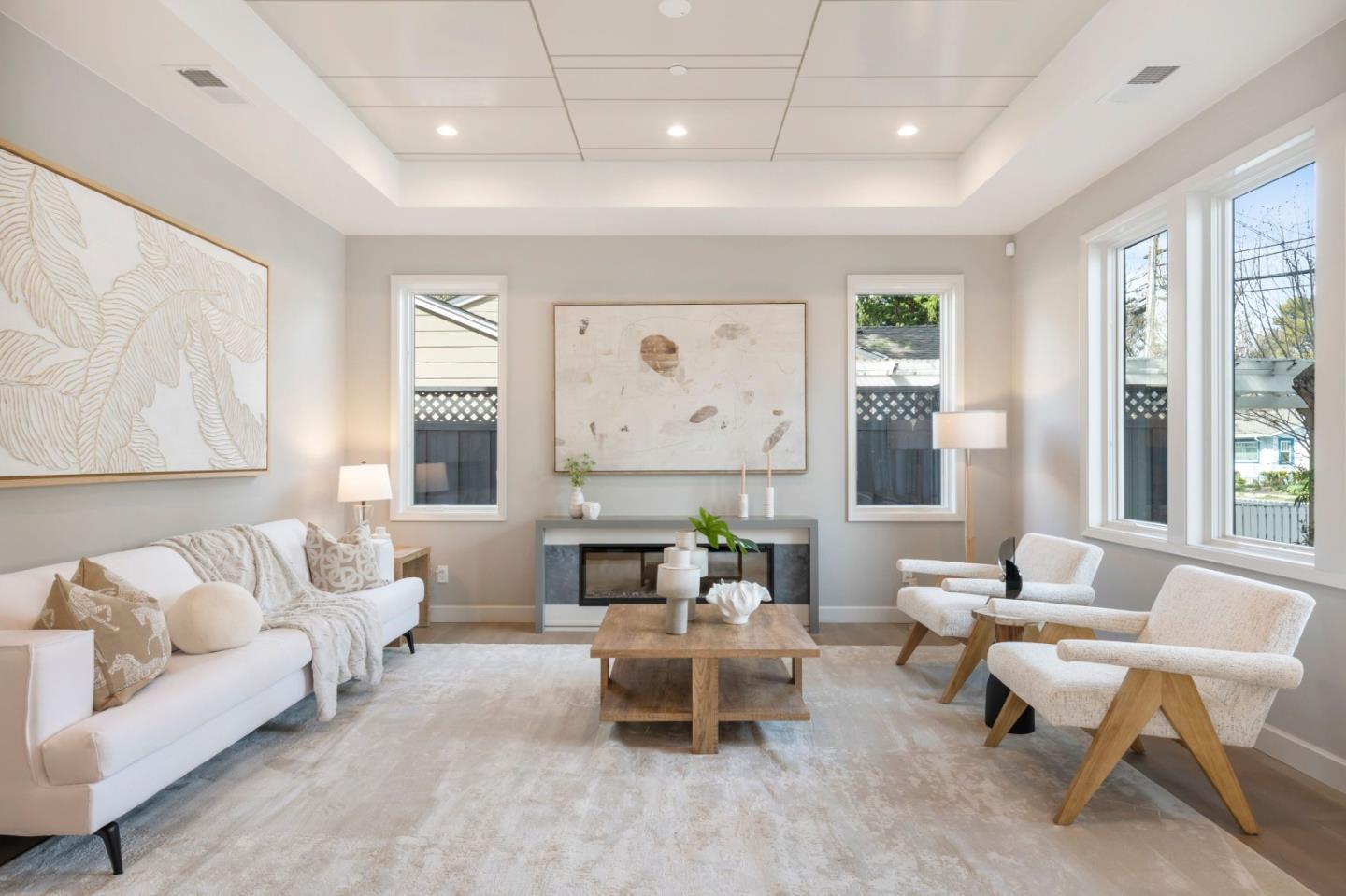 Detail Gallery Image 4 of 24 For 1004 Iris St, Redwood City,  CA 94061 - 5 Beds | 4 Baths