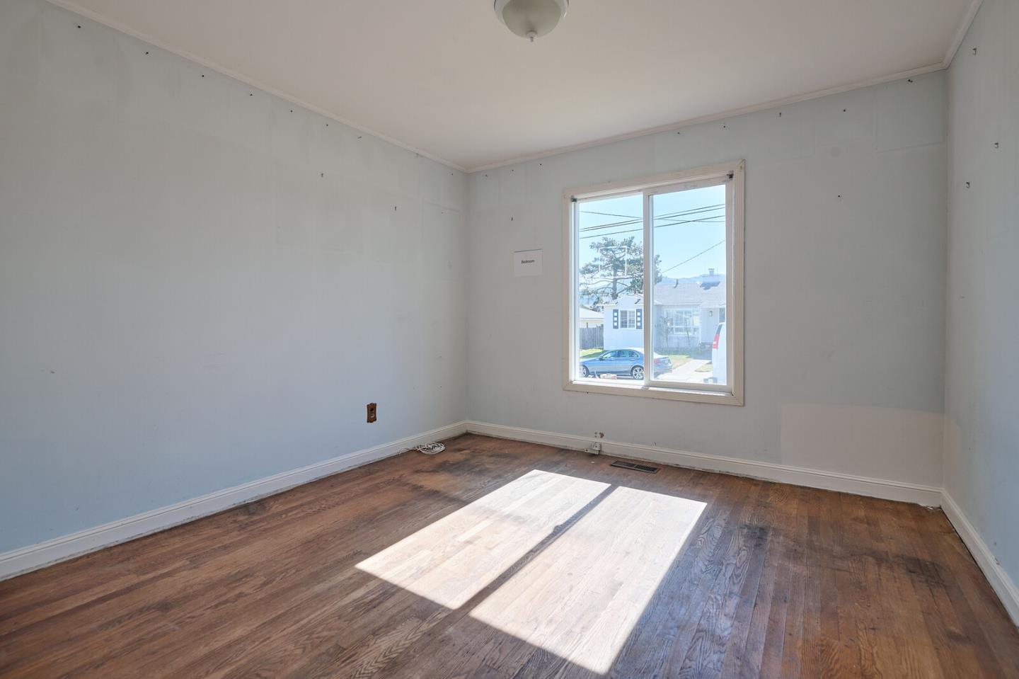 Detail Gallery Image 6 of 11 For 1823 Sweetwood Dr, Daly City,  CA 94015 - 3 Beds | 1 Baths