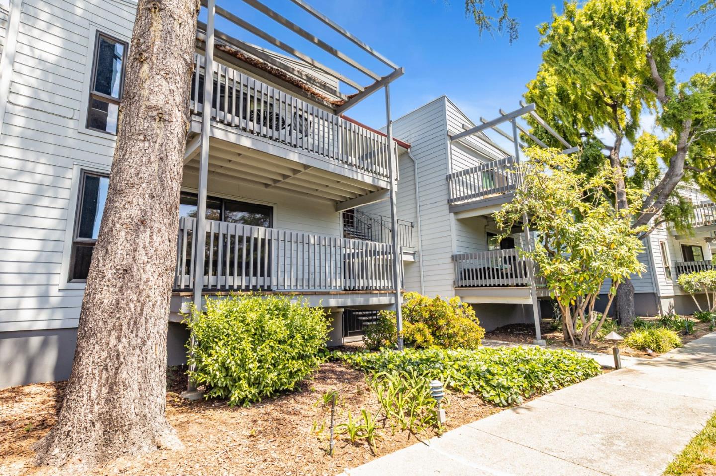 Detail Gallery Image 2 of 37 For 4175 George Ave, San Mateo,  CA 94403 - 2 Beds | 2 Baths