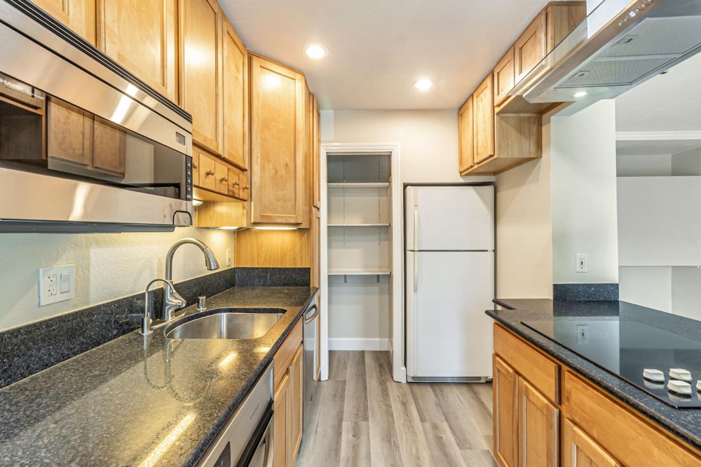 Detail Gallery Image 7 of 37 For 4175 George Ave, San Mateo,  CA 94403 - 2 Beds | 2 Baths