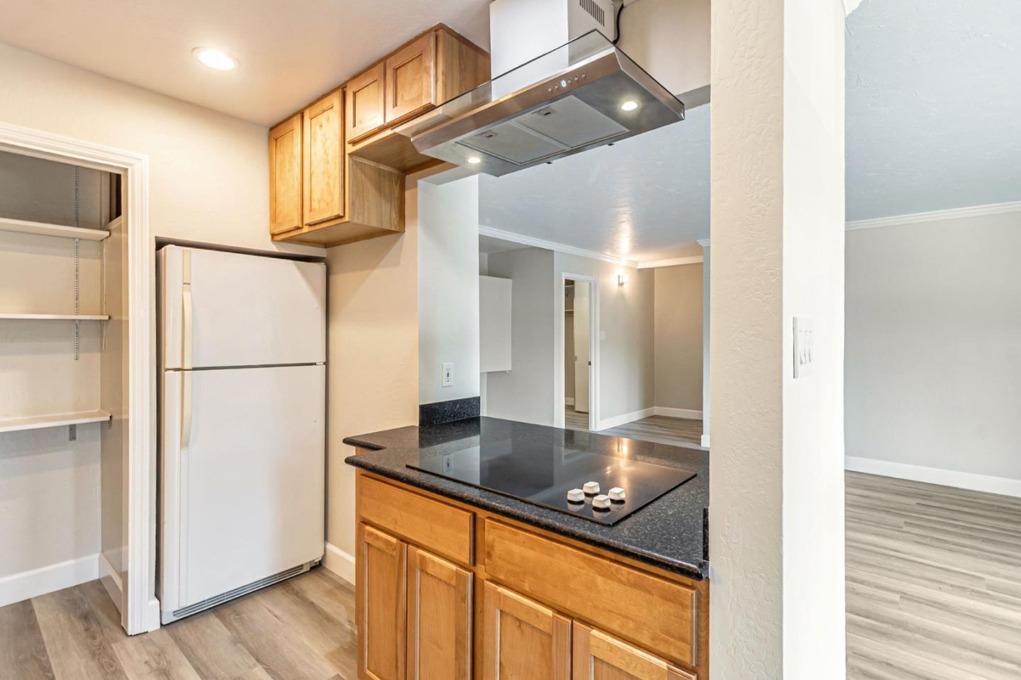 Detail Gallery Image 9 of 37 For 4175 George Ave, San Mateo,  CA 94403 - 2 Beds | 2 Baths