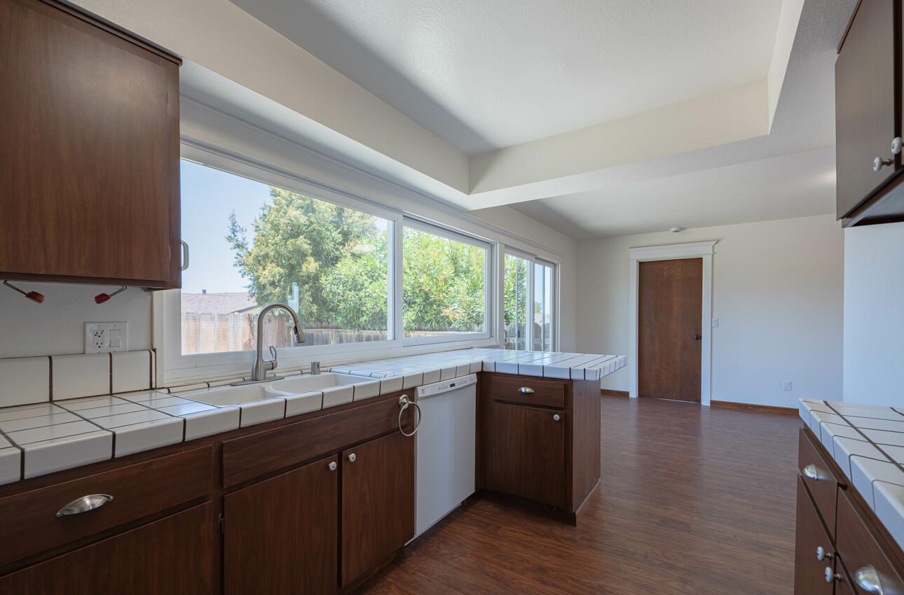 Detail Gallery Image 12 of 40 For 18030 Prado Ln, Salinas,  CA 93908 - 3 Beds | 2 Baths