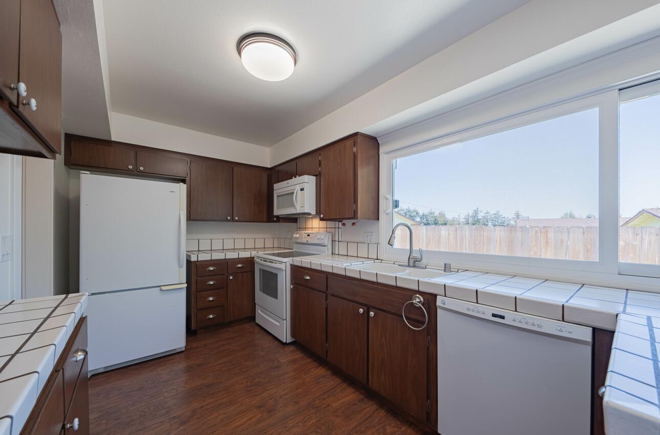 Detail Gallery Image 13 of 40 For 18030 Prado Ln, Salinas,  CA 93908 - 3 Beds | 2 Baths