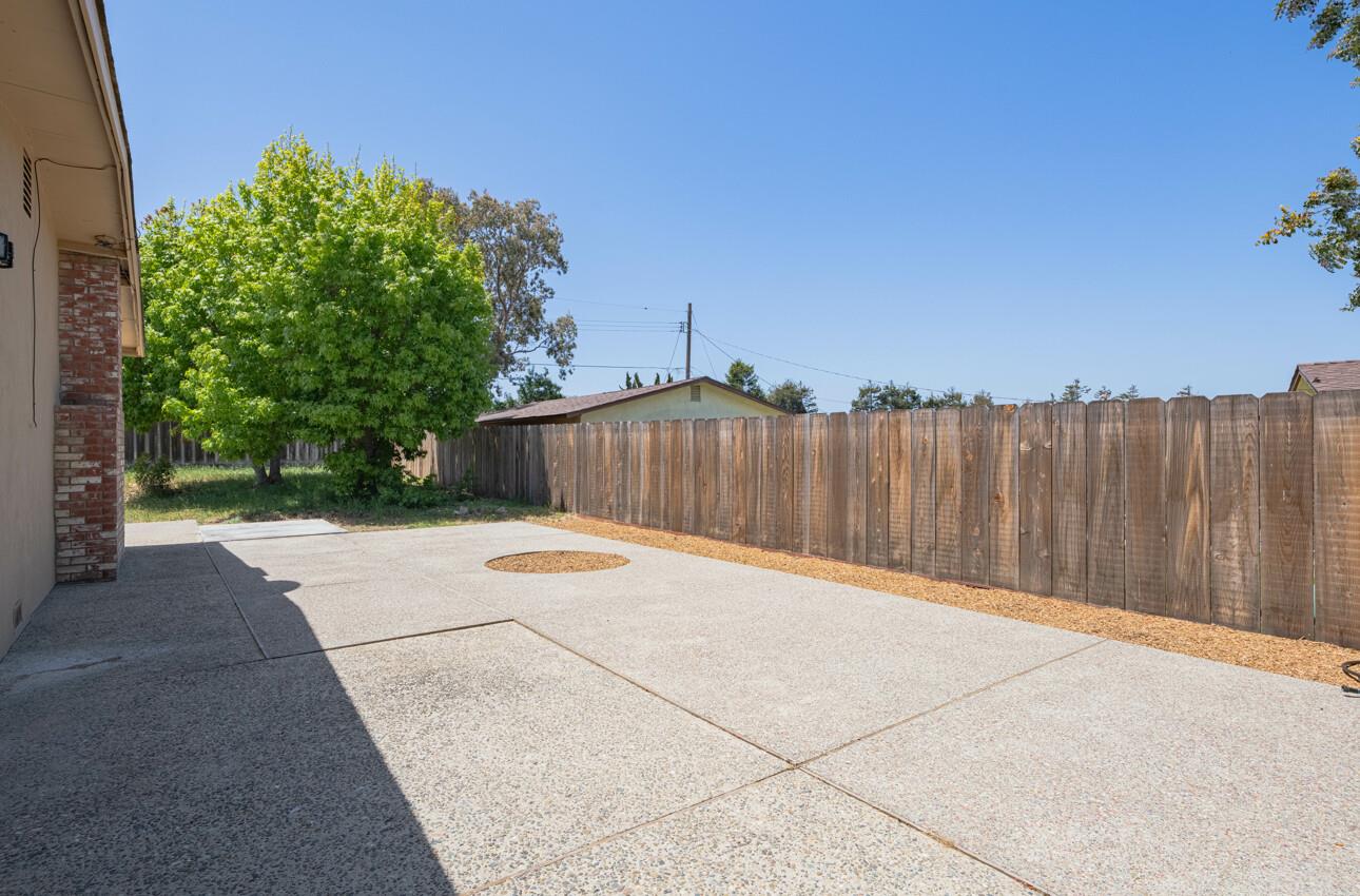Detail Gallery Image 16 of 40 For 18030 Prado Ln, Salinas,  CA 93908 - 3 Beds | 2 Baths