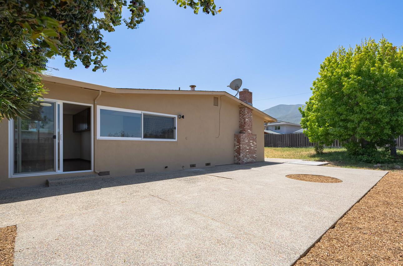 Detail Gallery Image 17 of 40 For 18030 Prado Ln, Salinas,  CA 93908 - 3 Beds | 2 Baths