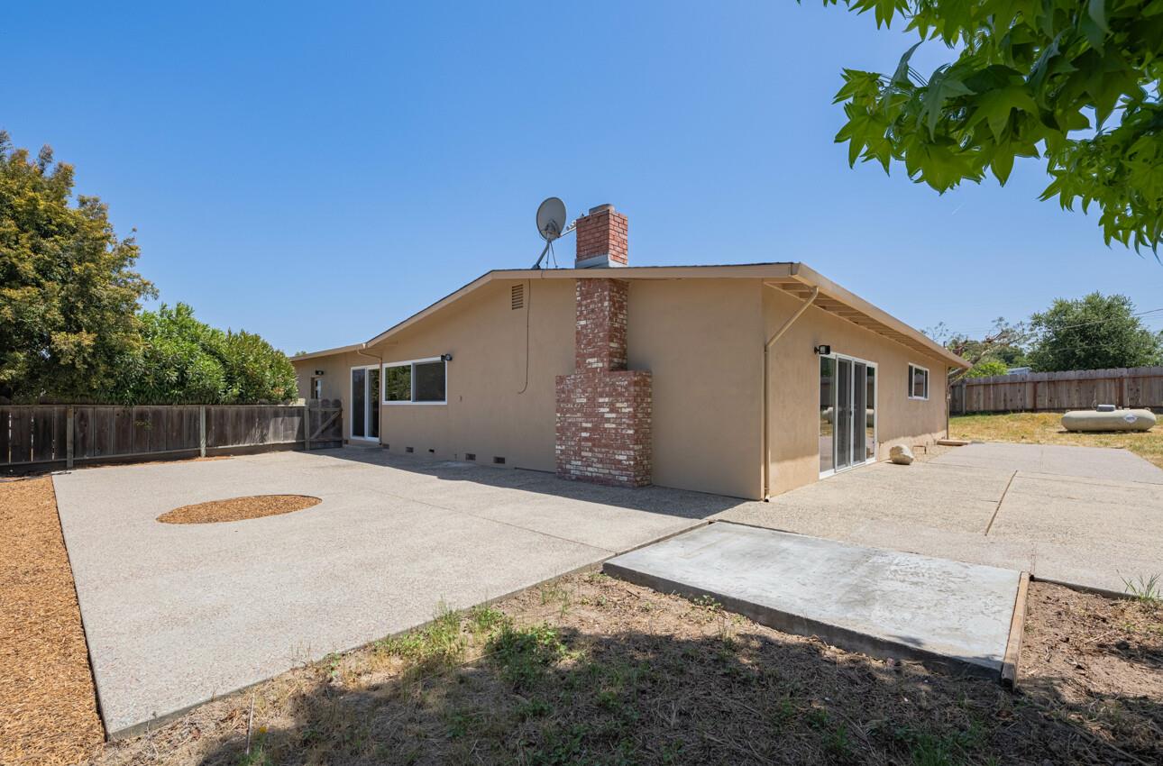Detail Gallery Image 34 of 40 For 18030 Prado Ln, Salinas,  CA 93908 - 3 Beds | 2 Baths