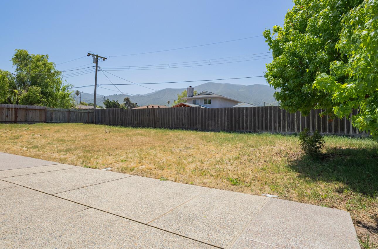 Detail Gallery Image 35 of 40 For 18030 Prado Ln, Salinas,  CA 93908 - 3 Beds | 2 Baths