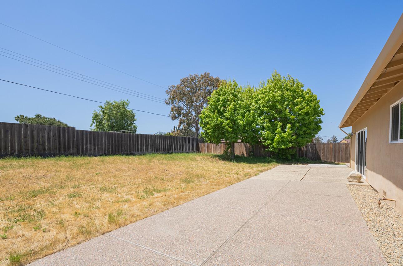 Detail Gallery Image 38 of 40 For 18030 Prado Ln, Salinas,  CA 93908 - 3 Beds | 2 Baths