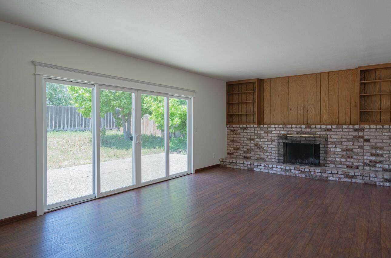 Detail Gallery Image 5 of 40 For 18030 Prado Ln, Salinas,  CA 93908 - 3 Beds | 2 Baths