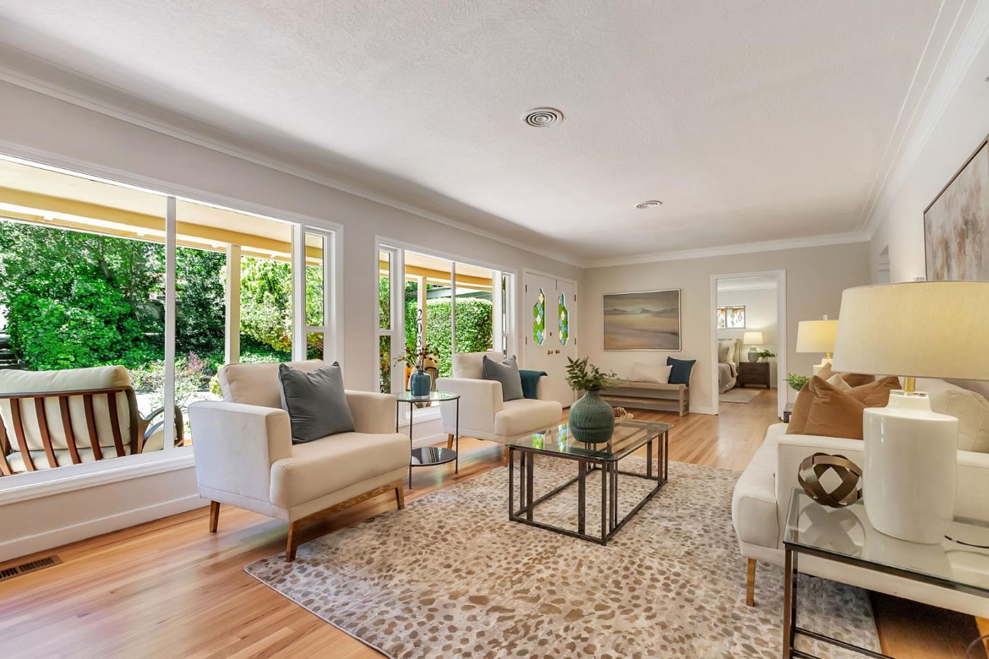 Detail Gallery Image 11 of 63 For 20335 Saratoga Los Gatos Rd, Saratoga,  CA 95070 - 4 Beds | 3/1 Baths