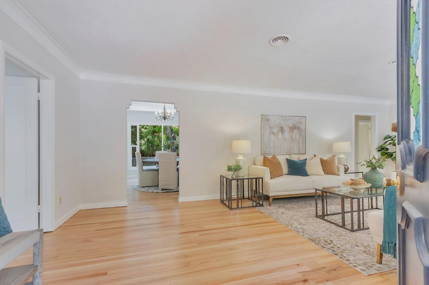 Detail Gallery Image 14 of 63 For 20335 Saratoga Los Gatos Rd, Saratoga,  CA 95070 - 4 Beds | 3/1 Baths