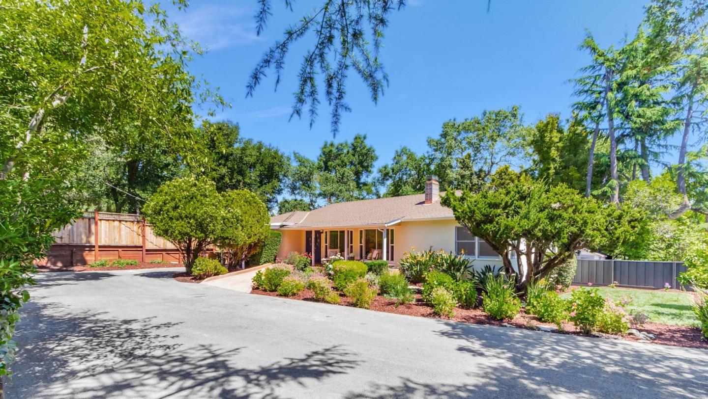 Detail Gallery Image 2 of 63 For 20335 Saratoga Los Gatos Rd, Saratoga,  CA 95070 - 4 Beds | 3/1 Baths