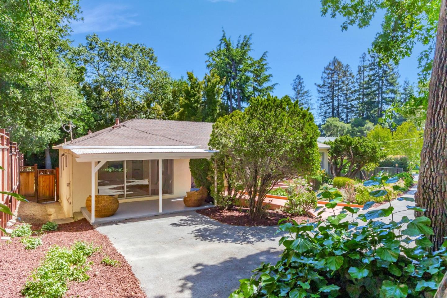 Detail Gallery Image 27 of 63 For 20335 Saratoga Los Gatos Rd, Saratoga,  CA 95070 - 4 Beds | 3/1 Baths