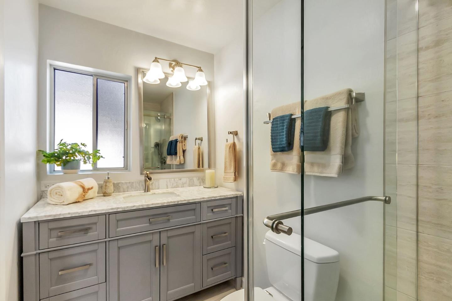 Detail Gallery Image 32 of 63 For 20335 Saratoga Los Gatos Rd, Saratoga,  CA 95070 - 4 Beds | 3/1 Baths