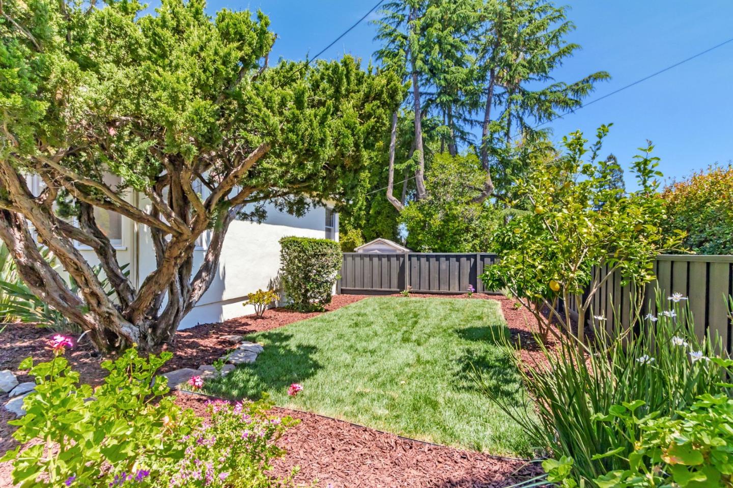 Detail Gallery Image 4 of 63 For 20335 Saratoga Los Gatos Rd, Saratoga,  CA 95070 - 4 Beds | 3/1 Baths