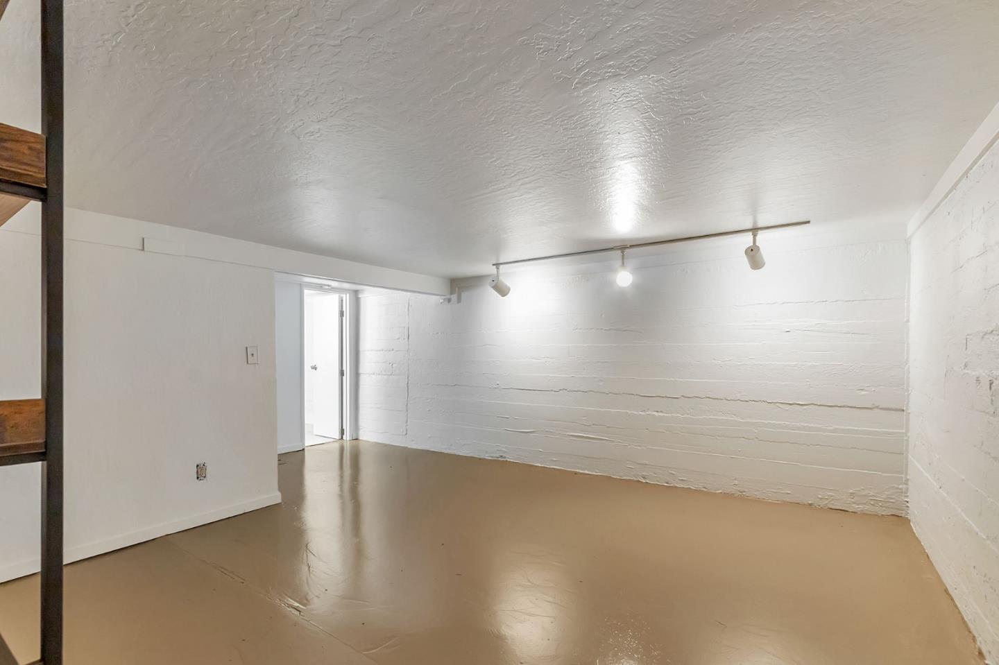 Detail Gallery Image 45 of 63 For 20335 Saratoga Los Gatos Rd, Saratoga,  CA 95070 - 4 Beds | 3/1 Baths