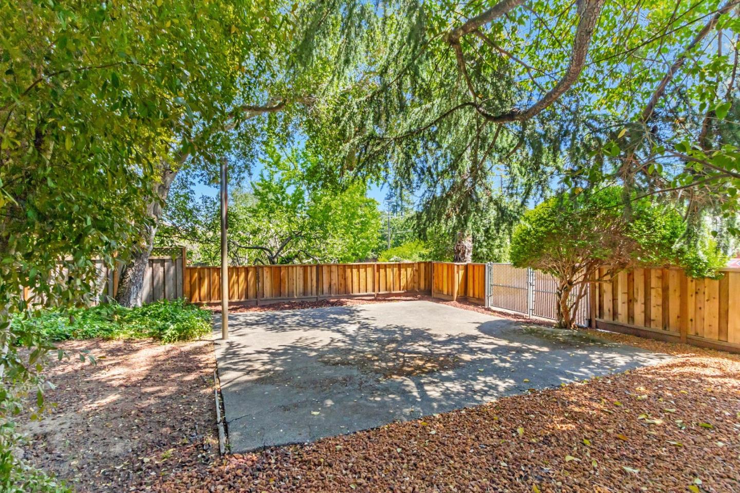 Detail Gallery Image 59 of 63 For 20335 Saratoga Los Gatos Rd, Saratoga,  CA 95070 - 4 Beds | 3/1 Baths