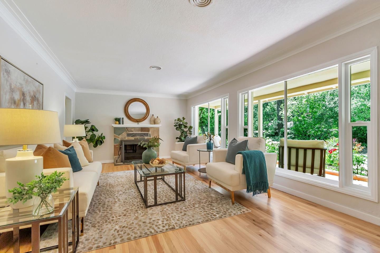 Detail Gallery Image 9 of 63 For 20335 Saratoga Los Gatos Rd, Saratoga,  CA 95070 - 4 Beds | 3/1 Baths