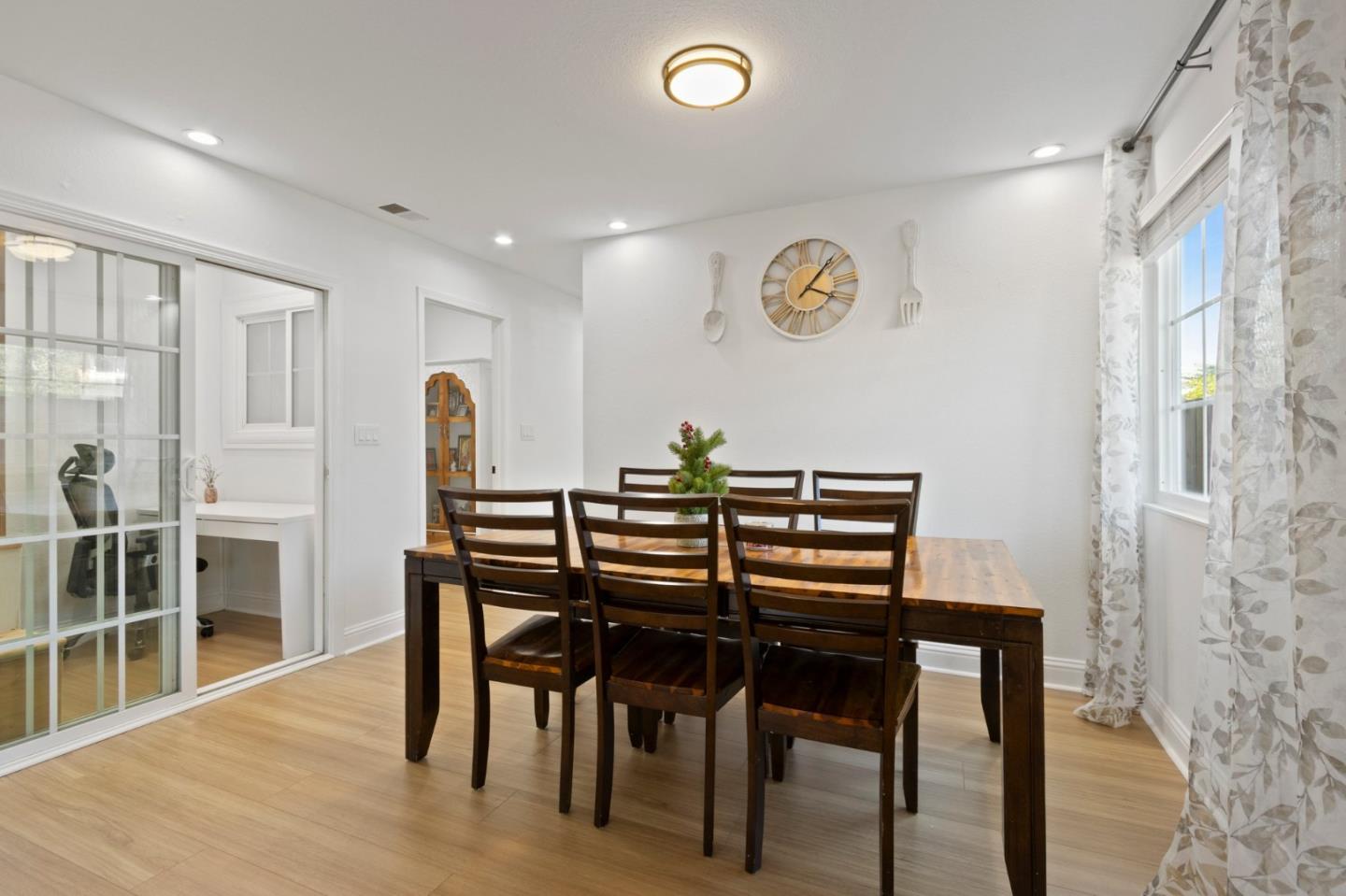 Detail Gallery Image 10 of 48 For 4480 Norocco Cir, Fremont,  CA 94555 - 3 Beds | 2 Baths