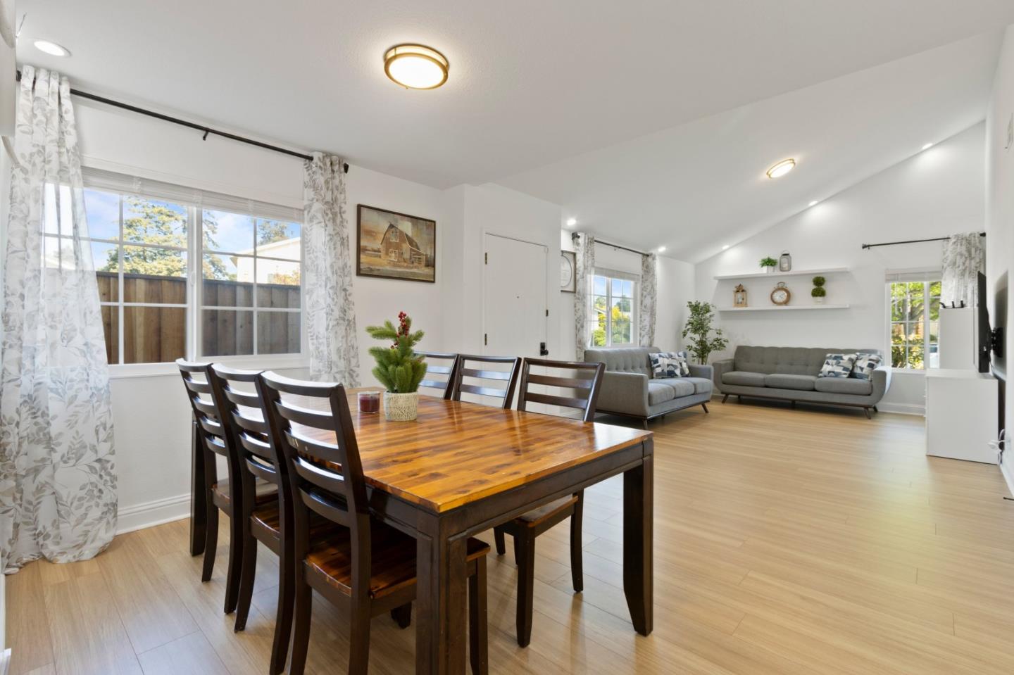 Detail Gallery Image 11 of 48 For 4480 Norocco Cir, Fremont,  CA 94555 - 3 Beds | 2 Baths