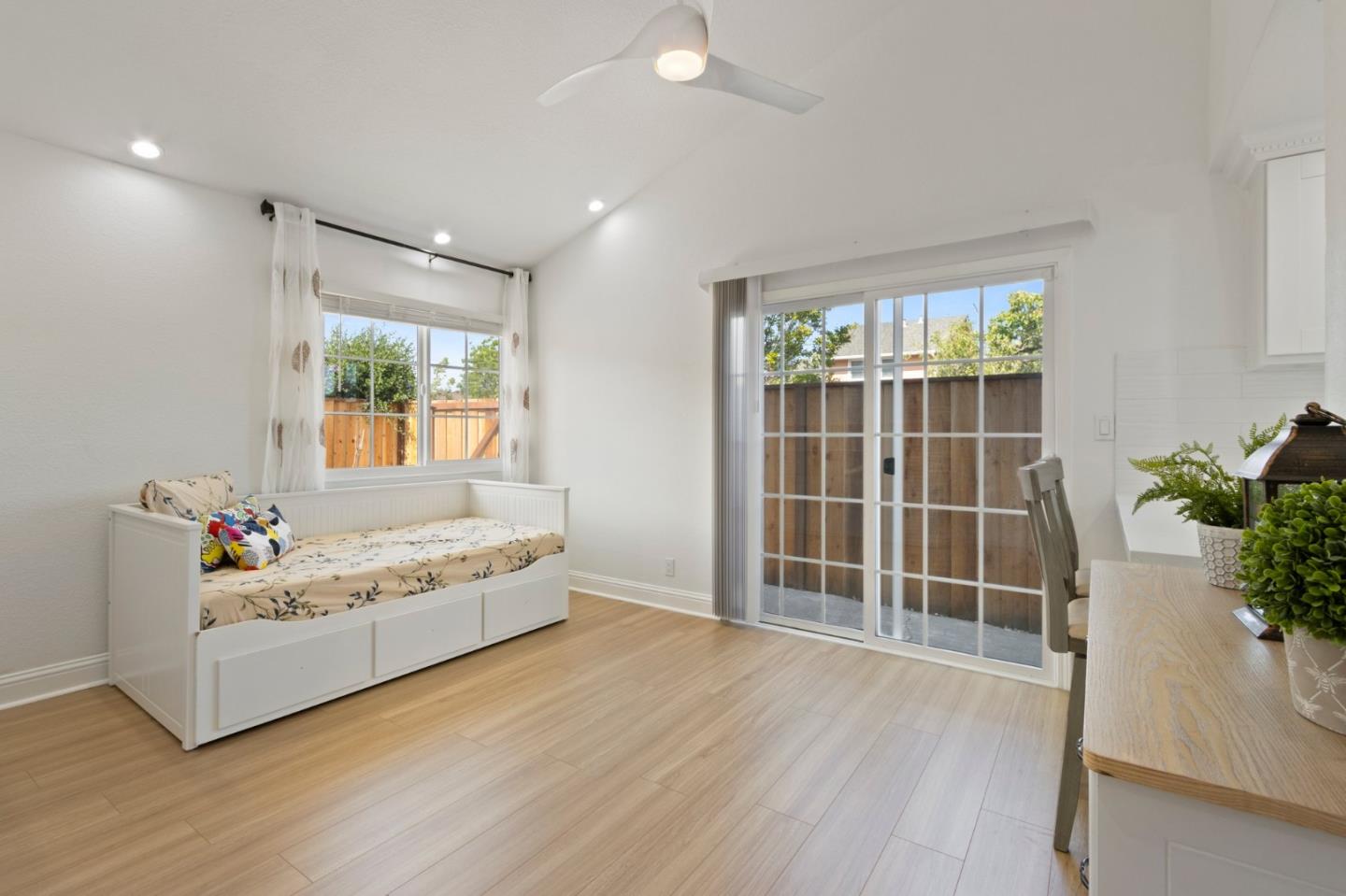 Detail Gallery Image 20 of 48 For 4480 Norocco Cir, Fremont,  CA 94555 - 3 Beds | 2 Baths