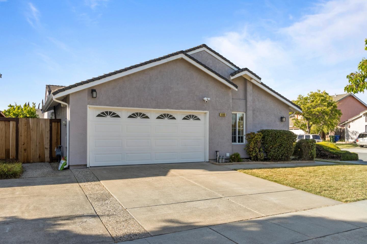 Detail Gallery Image 3 of 48 For 4480 Norocco Cir, Fremont,  CA 94555 - 3 Beds | 2 Baths