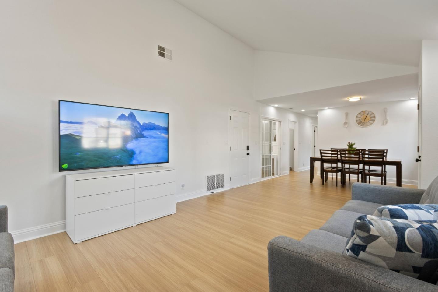 Detail Gallery Image 5 of 48 For 4480 Norocco Cir, Fremont,  CA 94555 - 3 Beds | 2 Baths