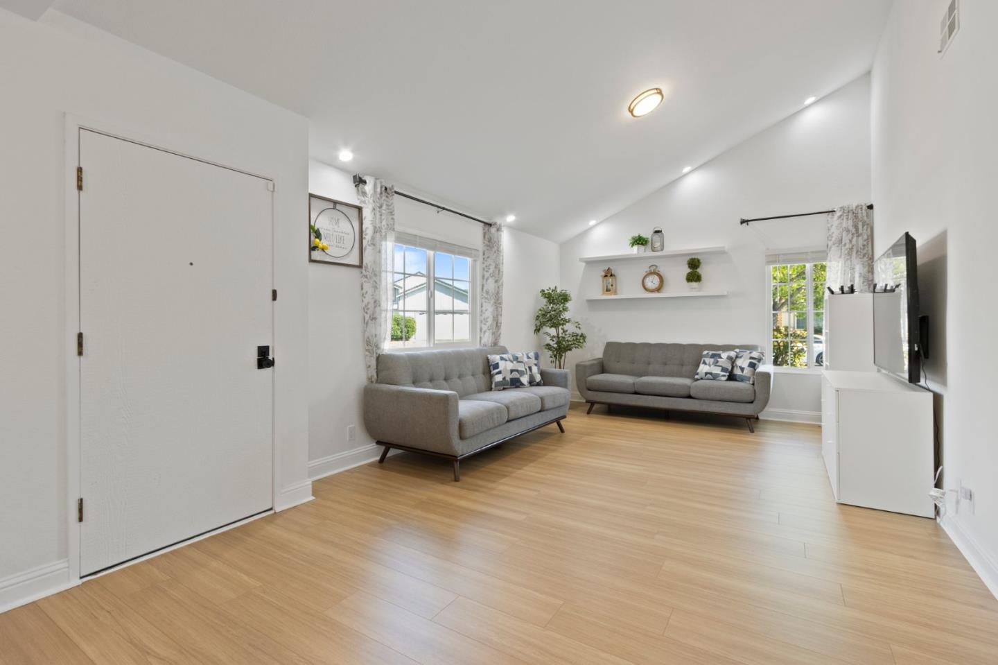 Detail Gallery Image 6 of 48 For 4480 Norocco Cir, Fremont,  CA 94555 - 3 Beds | 2 Baths