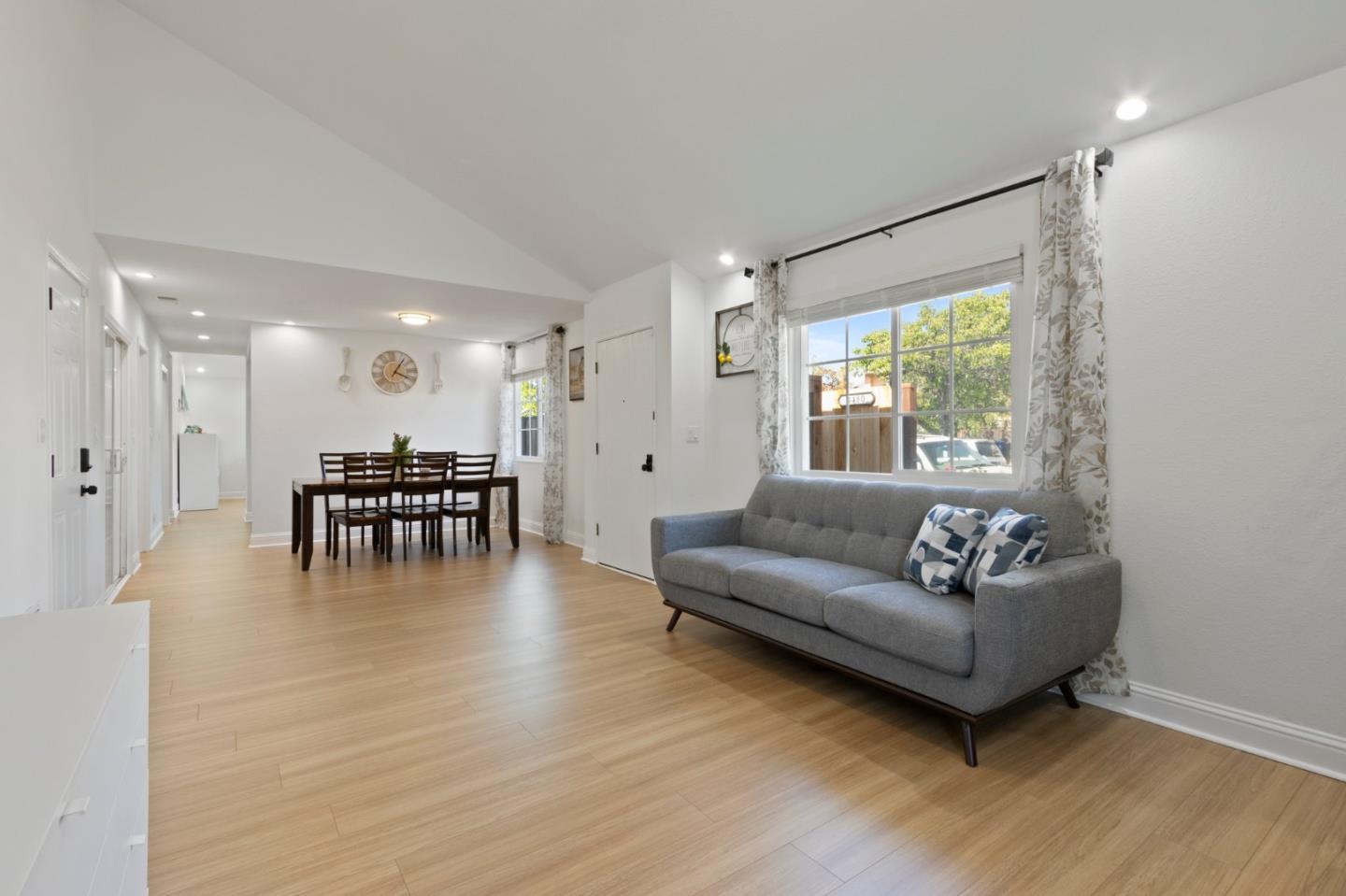 Detail Gallery Image 8 of 48 For 4480 Norocco Cir, Fremont,  CA 94555 - 3 Beds | 2 Baths