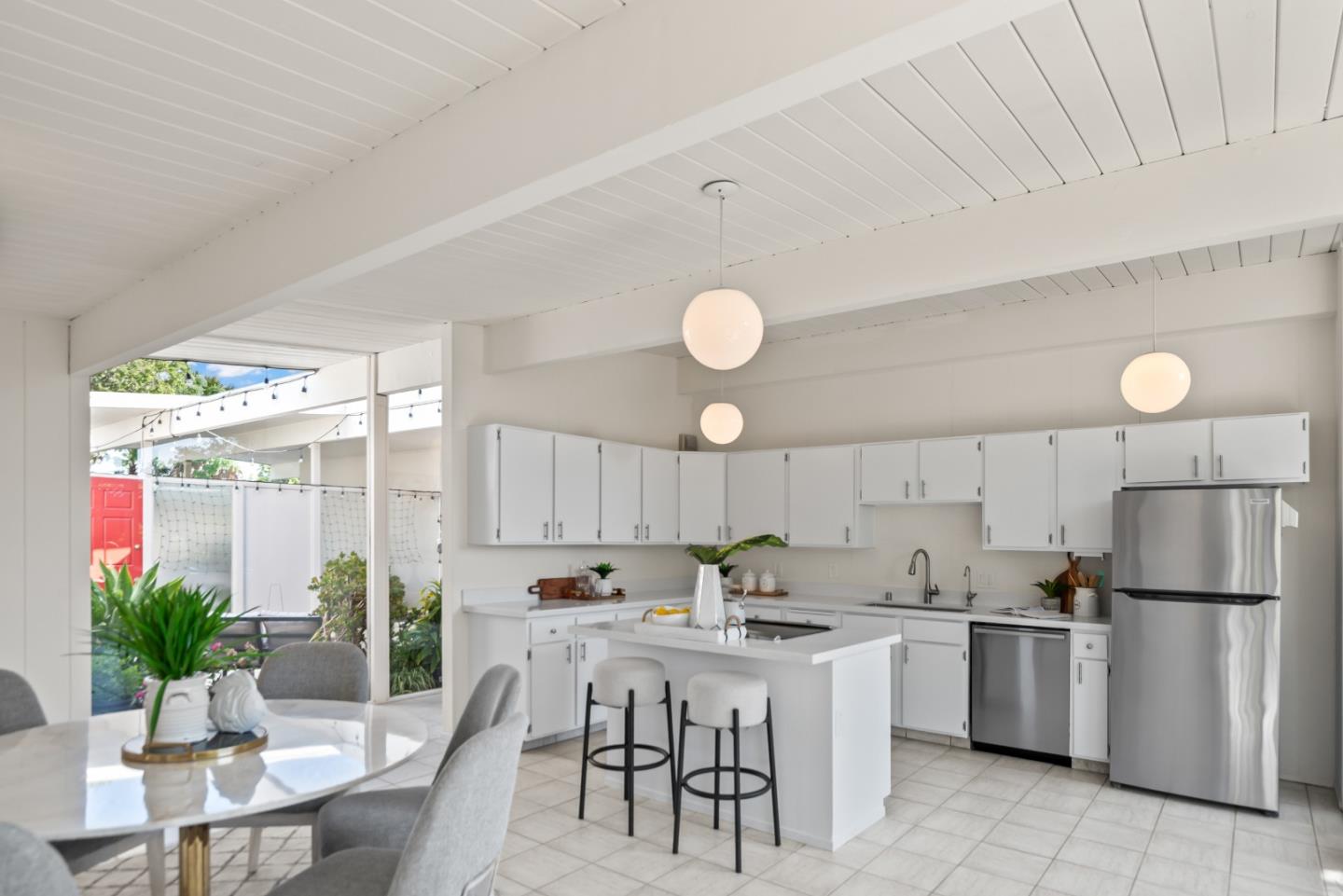 Detail Gallery Image 7 of 27 For 659 Torrington Dr, Sunnyvale,  CA 94087 - 4 Beds | 2 Baths