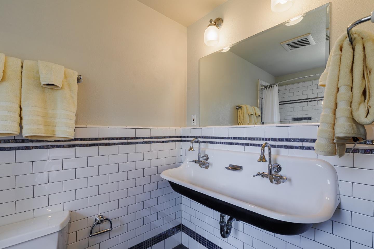 Detail Gallery Image 21 of 30 For 4465 Sherbourne Dr, San Jose,  CA 95124 - 3 Beds | 3 Baths
