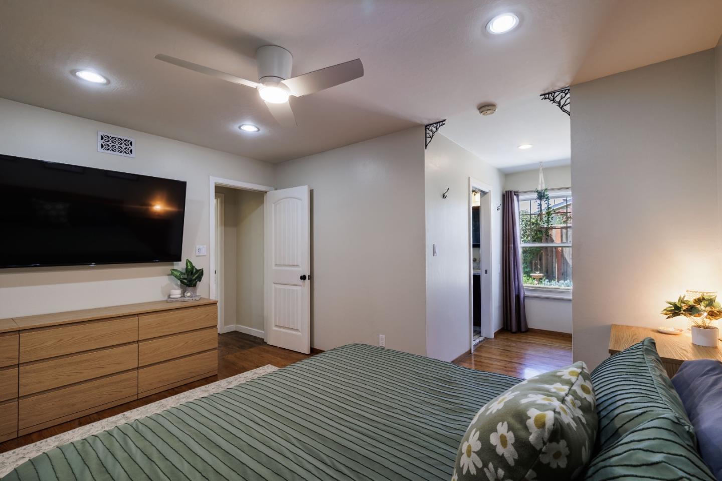 Detail Gallery Image 23 of 30 For 4465 Sherbourne Dr, San Jose,  CA 95124 - 3 Beds | 3 Baths