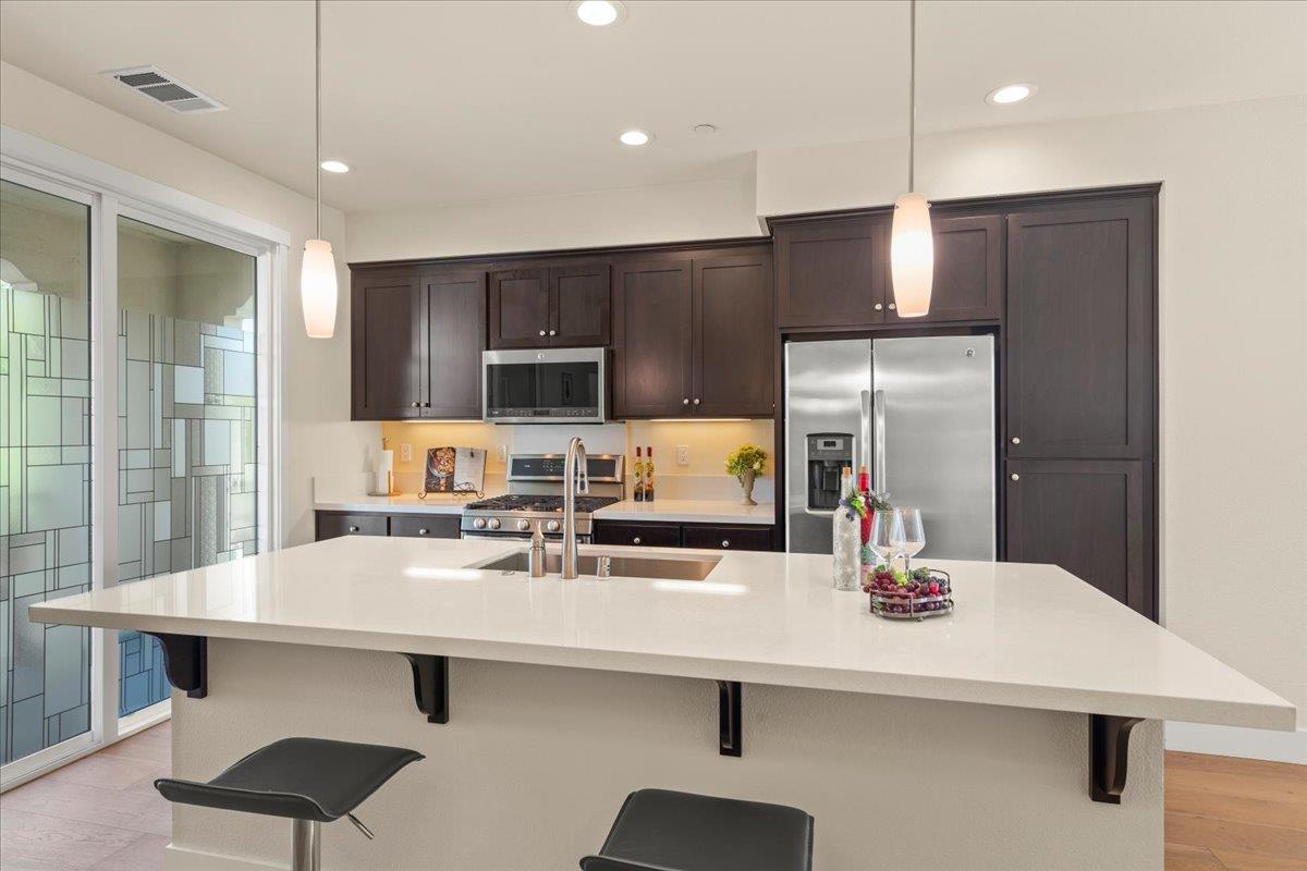 Detail Gallery Image 11 of 30 For 516 San Augusto Ter, Sunnyvale,  CA 94085 - 4 Beds | 3/1 Baths
