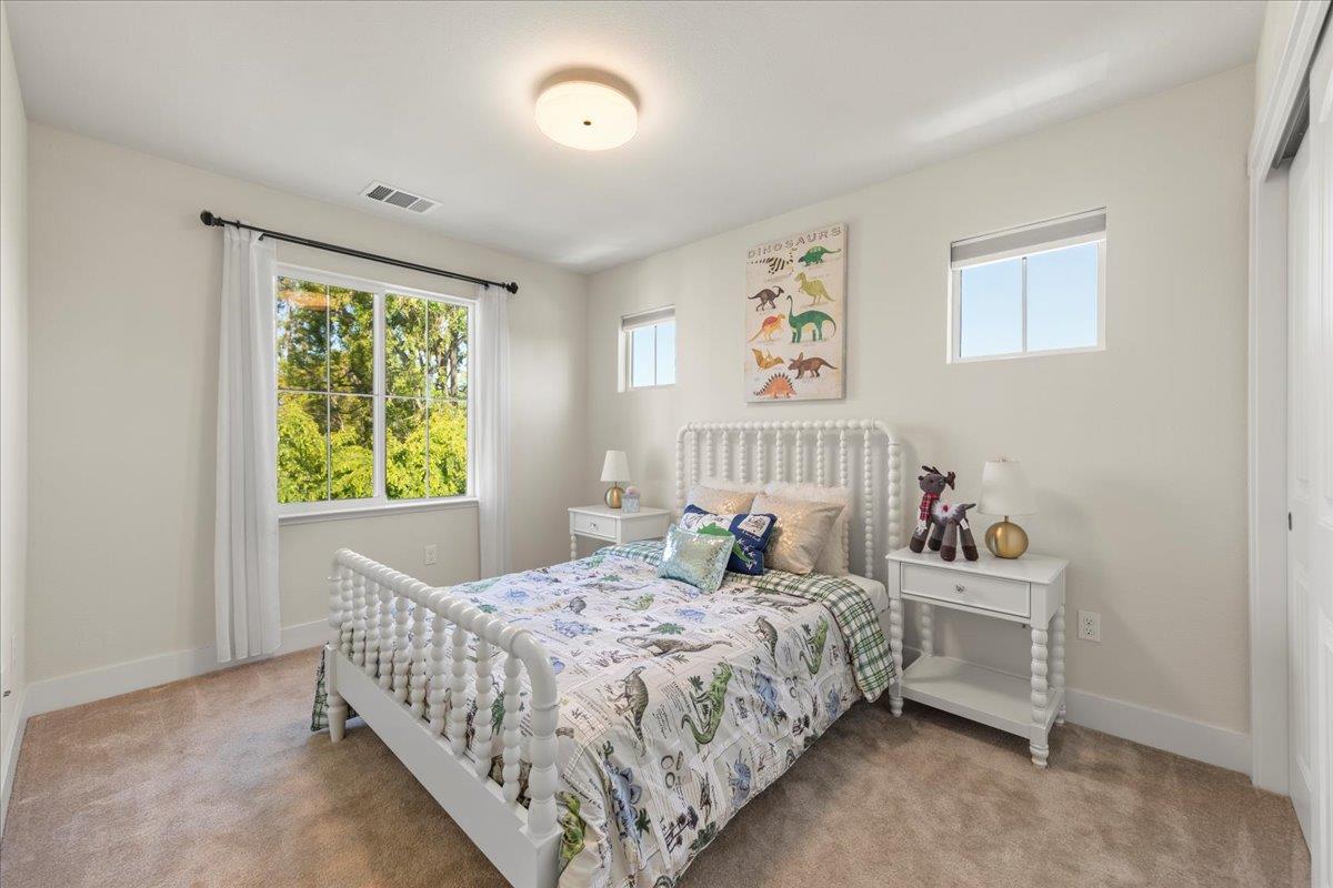 Detail Gallery Image 23 of 30 For 516 San Augusto Ter, Sunnyvale,  CA 94085 - 4 Beds | 3/1 Baths