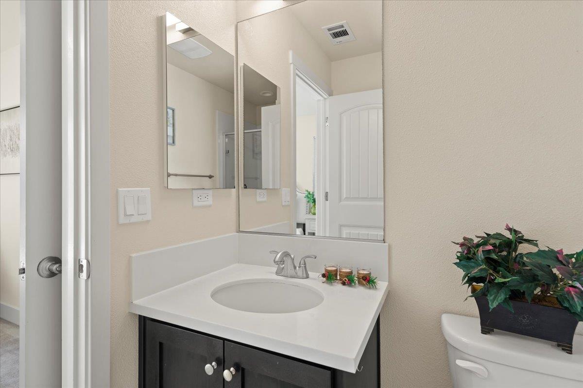 Detail Gallery Image 5 of 30 For 516 San Augusto Ter, Sunnyvale,  CA 94085 - 4 Beds | 3/1 Baths