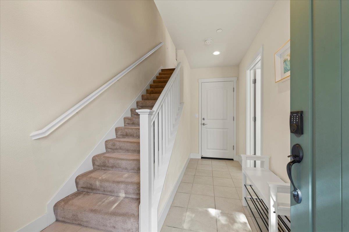 Detail Gallery Image 7 of 30 For 516 San Augusto Ter, Sunnyvale,  CA 94085 - 4 Beds | 3/1 Baths
