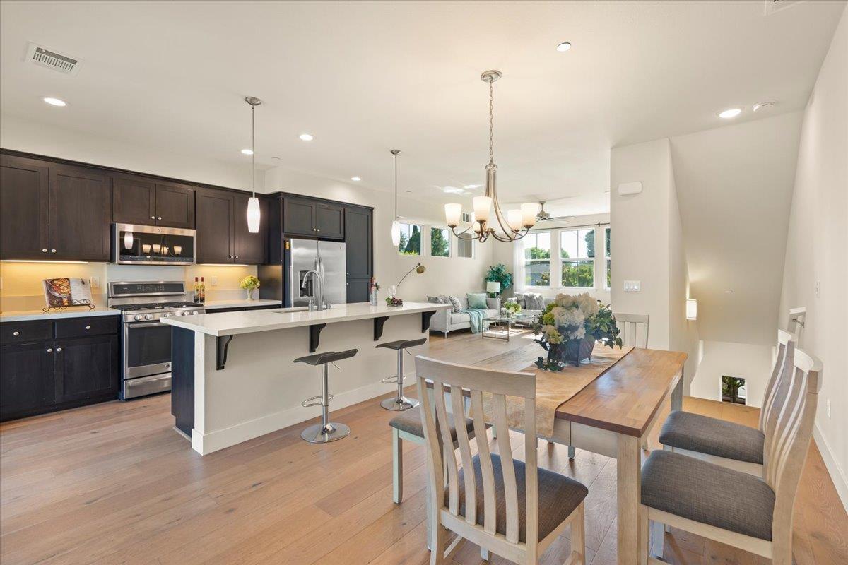Detail Gallery Image 8 of 30 For 516 San Augusto Ter, Sunnyvale,  CA 94085 - 4 Beds | 3/1 Baths