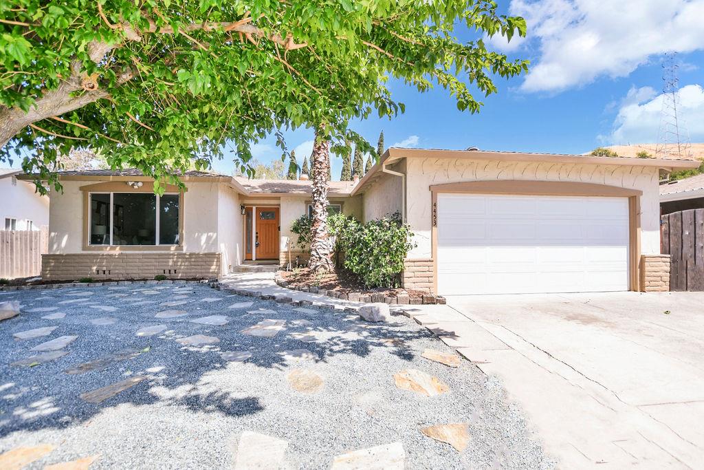 Detail Gallery Image 2 of 21 For 4453 Palo Verde Dr, Pittsburg,  CA 94565 - 3 Beds | 2 Baths