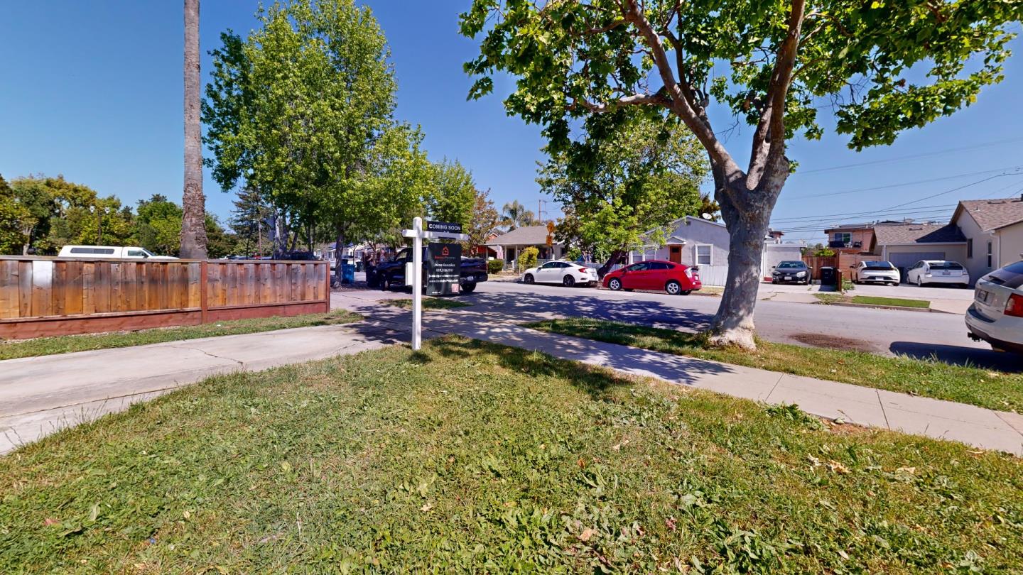 Detail Gallery Image 2 of 45 For 3616 Hoover St, Redwood City,  CA 94063 - 2 Beds | 1 Baths