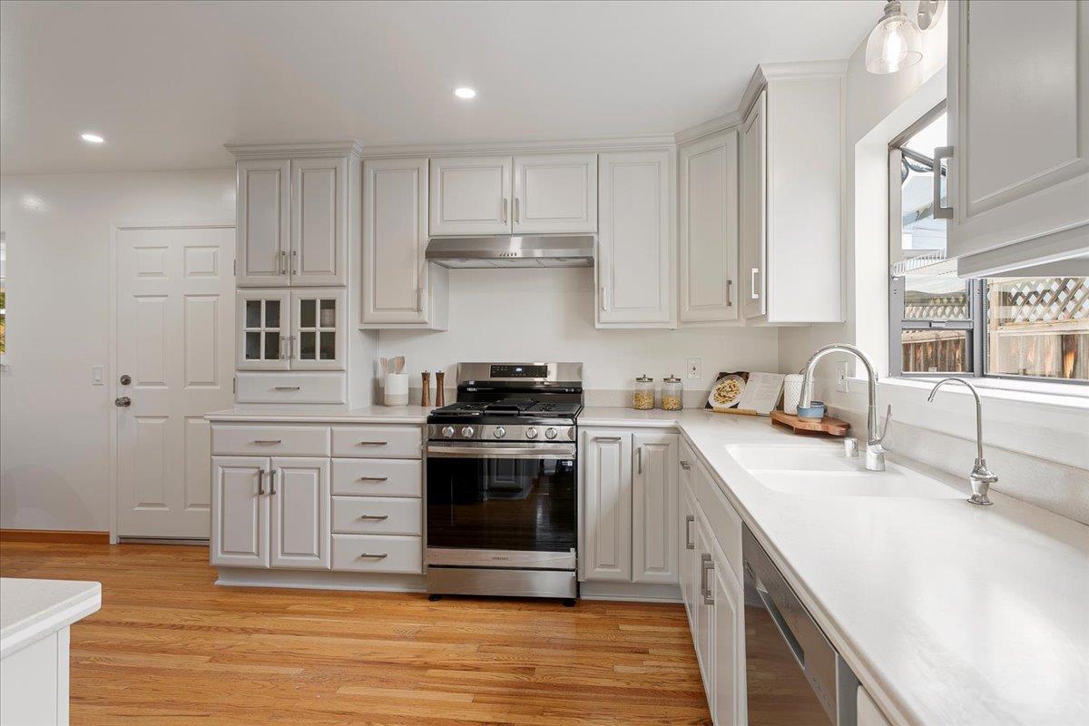 Detail Gallery Image 9 of 26 For 1551 Elka Ave, San Jose,  CA 95129 - 4 Beds | 2 Baths