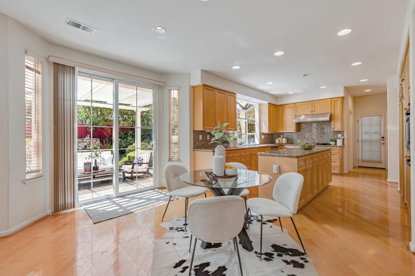 Detail Gallery Image 16 of 56 For 18898 Bellgrove Cir, Saratoga,  CA 95070 - 5 Beds | 3 Baths