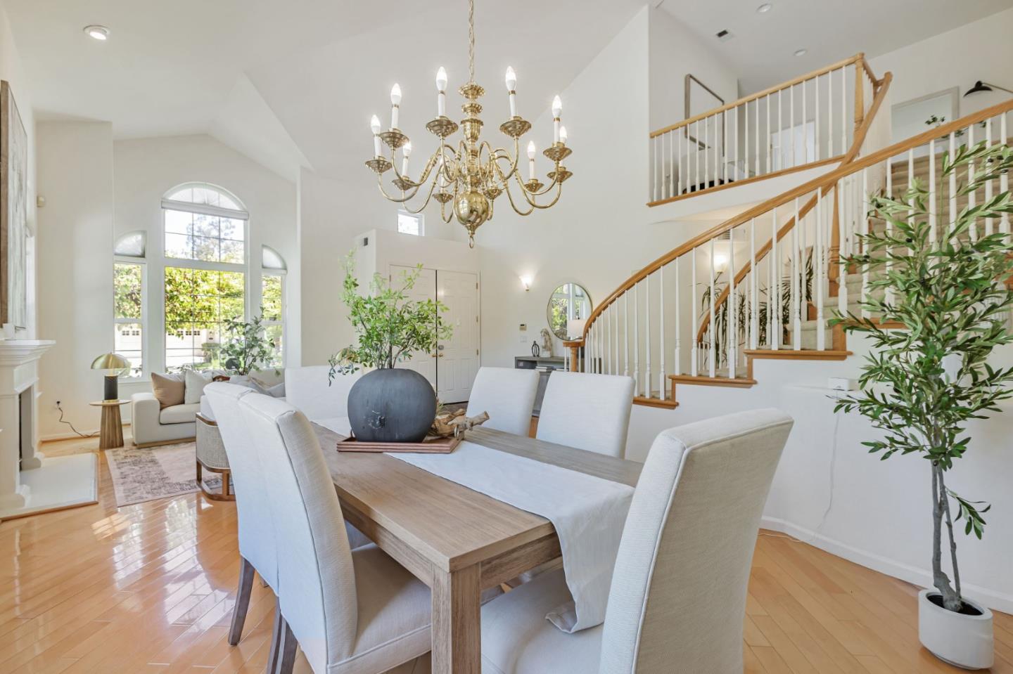 Detail Gallery Image 8 of 56 For 18898 Bellgrove Cir, Saratoga,  CA 95070 - 5 Beds | 3 Baths
