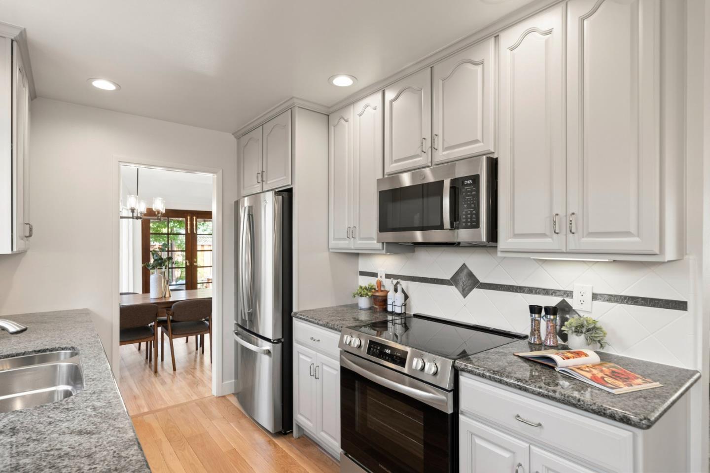Detail Gallery Image 19 of 59 For 708 Katon Ct, Sunnyvale,  CA 94086 - 4 Beds | 2 Baths