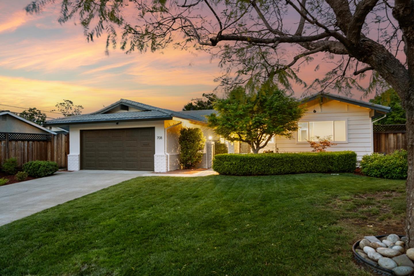 Detail Gallery Image 4 of 59 For 708 Katon Ct, Sunnyvale,  CA 94086 - 4 Beds | 2 Baths