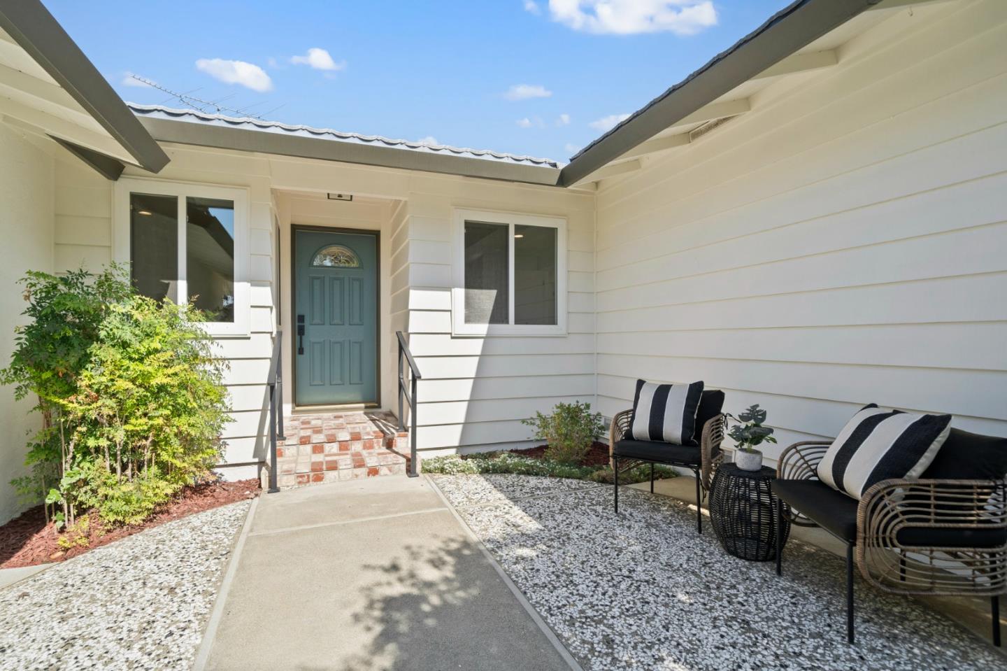 Detail Gallery Image 8 of 59 For 708 Katon Ct, Sunnyvale,  CA 94086 - 4 Beds | 2 Baths