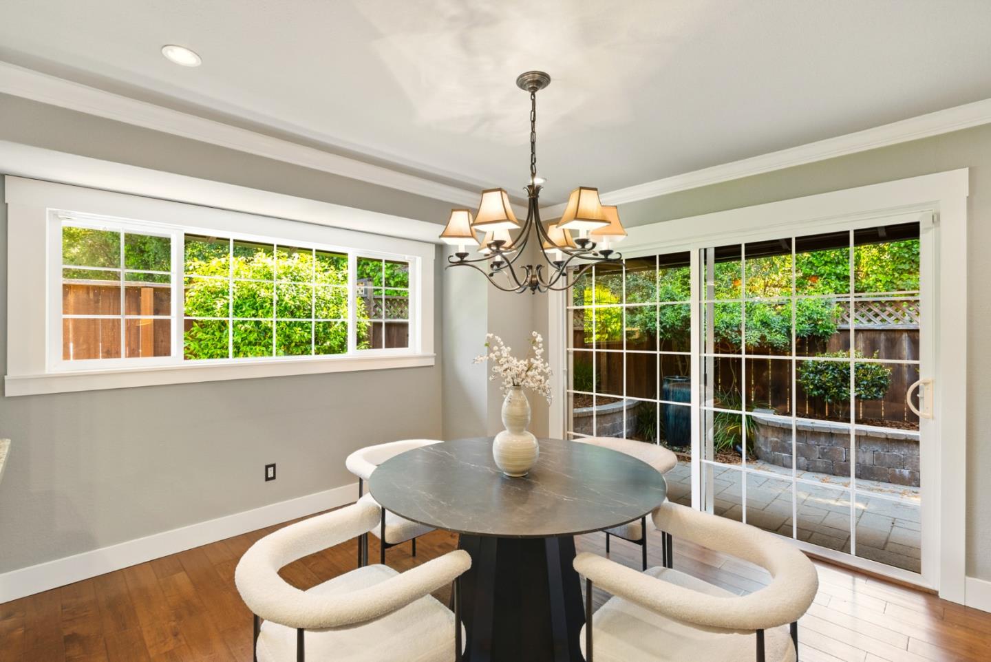 Detail Gallery Image 10 of 48 For 1209 Blackberry Ter, Sunnyvale,  CA 94087 - 2 Beds | 2 Baths