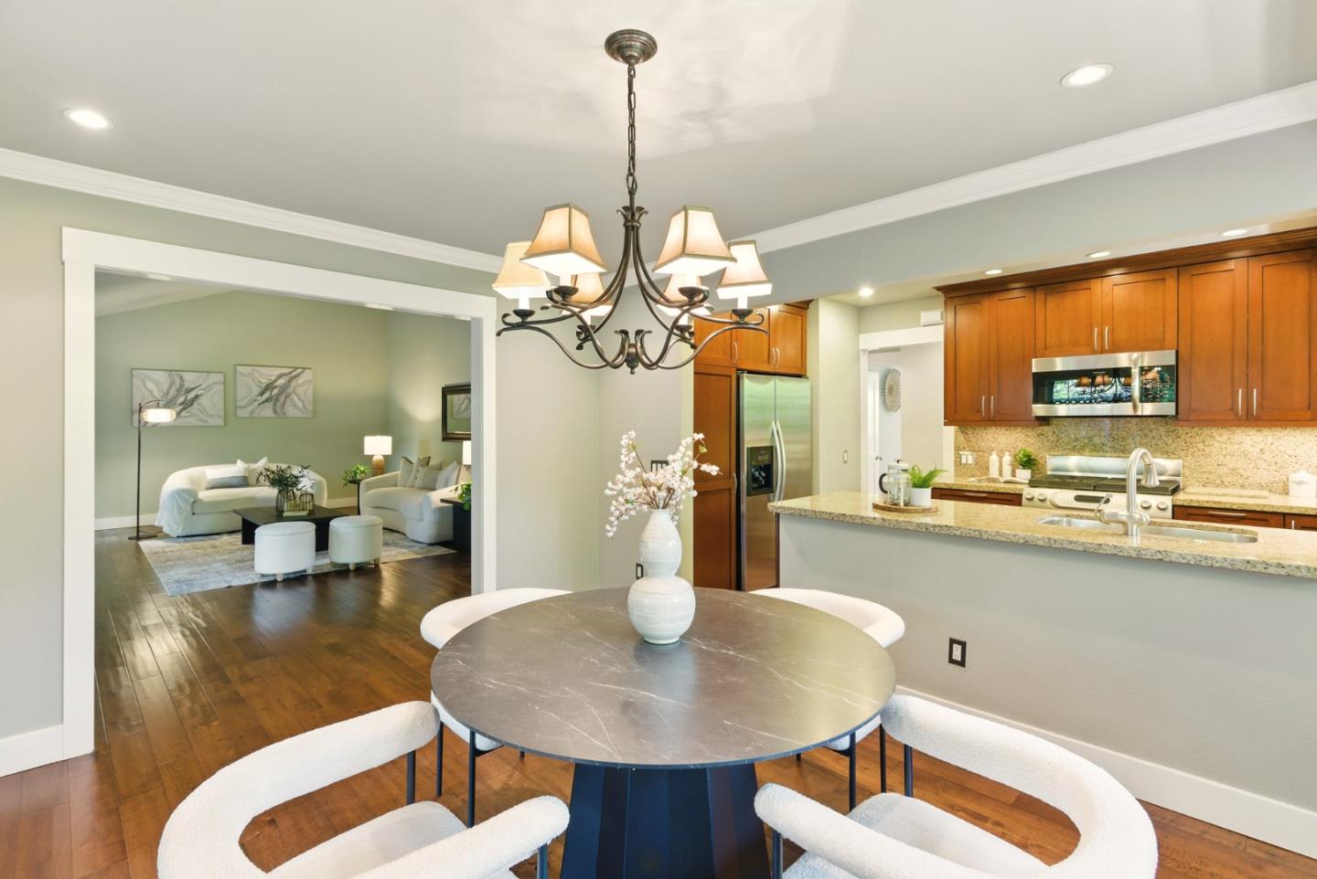 Detail Gallery Image 12 of 48 For 1209 Blackberry Ter, Sunnyvale,  CA 94087 - 2 Beds | 2 Baths