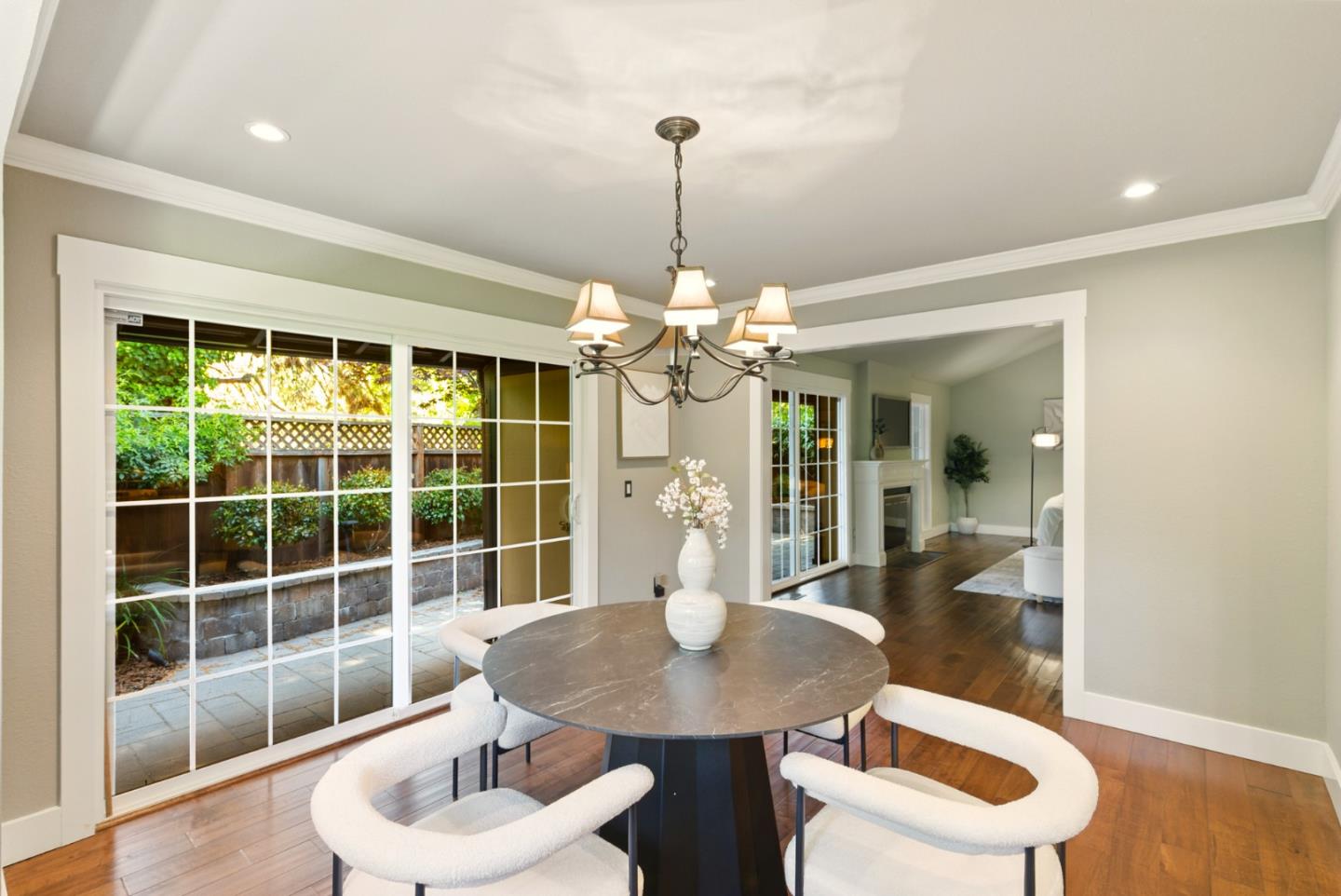 Detail Gallery Image 13 of 48 For 1209 Blackberry Ter, Sunnyvale,  CA 94087 - 2 Beds | 2 Baths