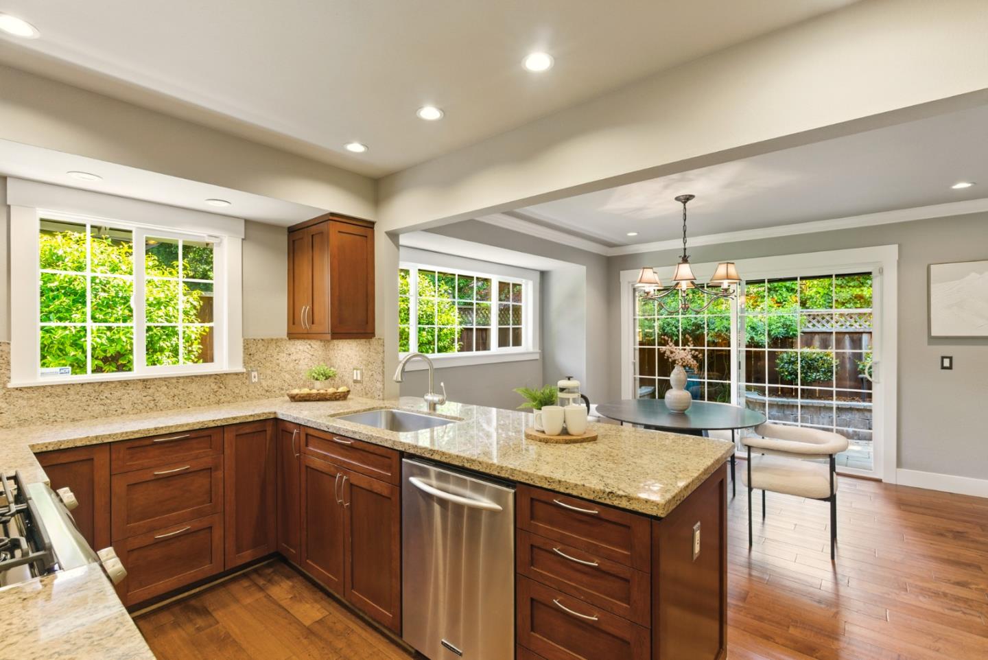 Detail Gallery Image 15 of 48 For 1209 Blackberry Ter, Sunnyvale,  CA 94087 - 2 Beds | 2 Baths